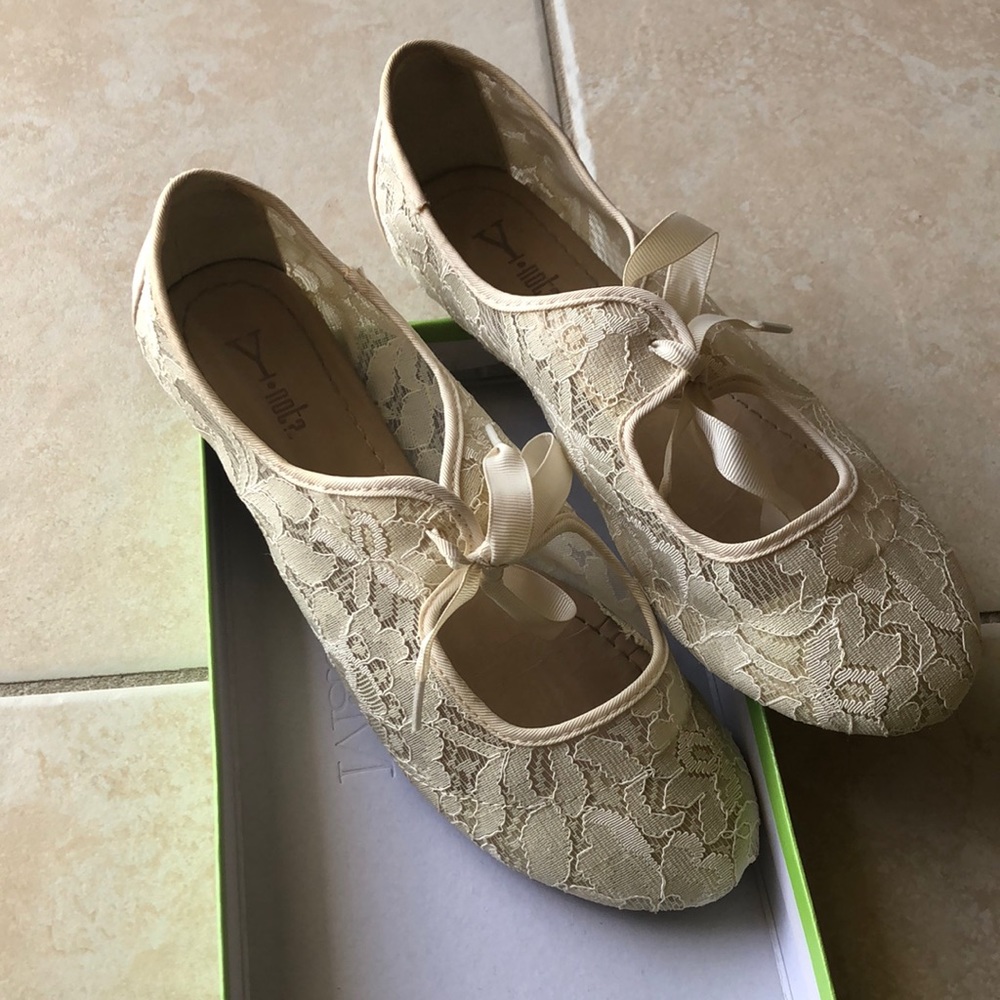 Lace Flats with Ribbon